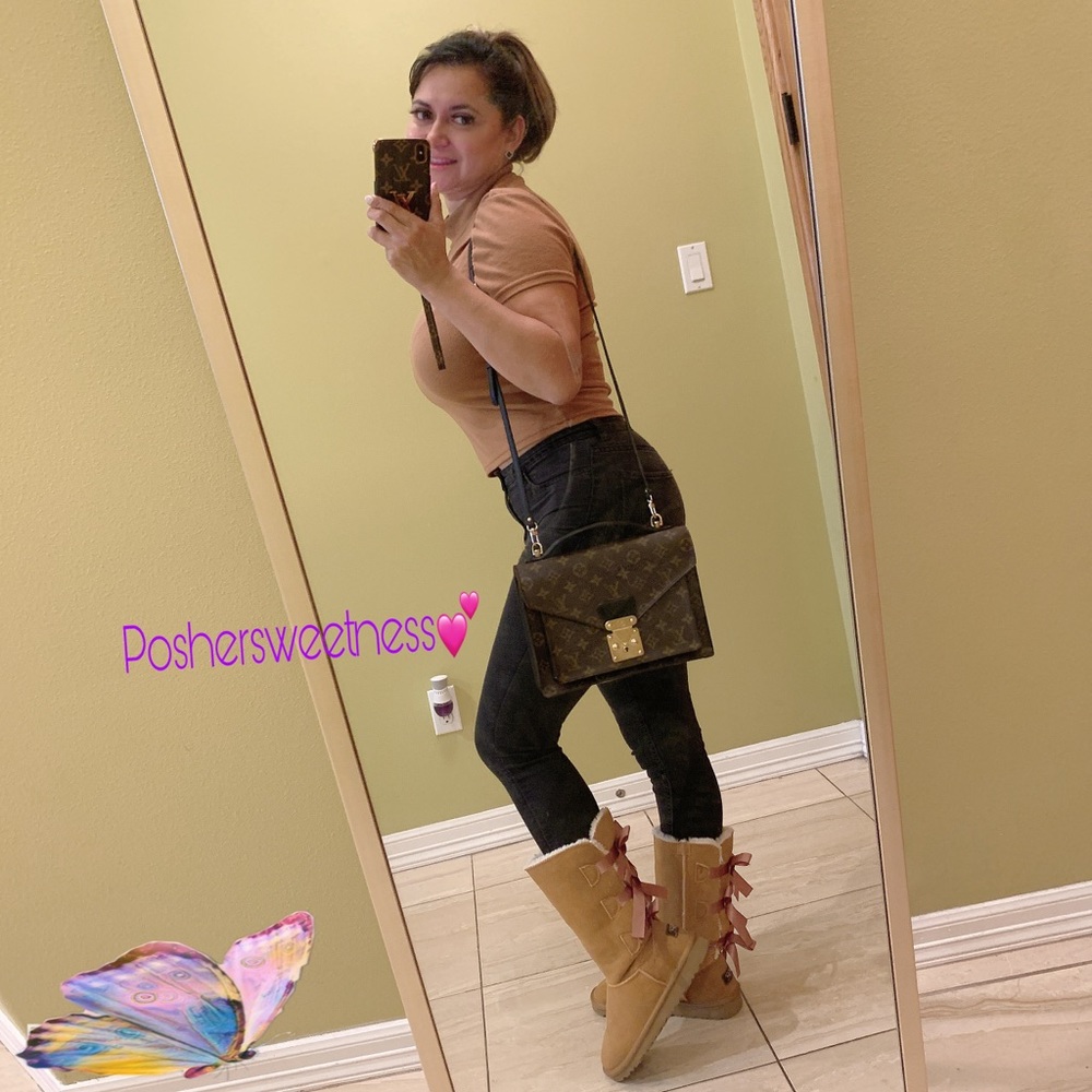 SOLD Louis Vuitton Crossbody Bag Monceau 28❤️